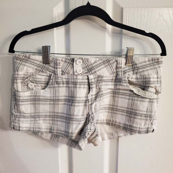 YMI White and Black Plaid Women Shorts #68 - Picture 1 of 4